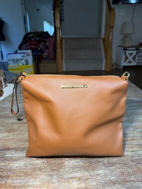 Steve Madden Tan Pebbled Faux Leather Crossbody Bag Gold Tone Zip Purse
